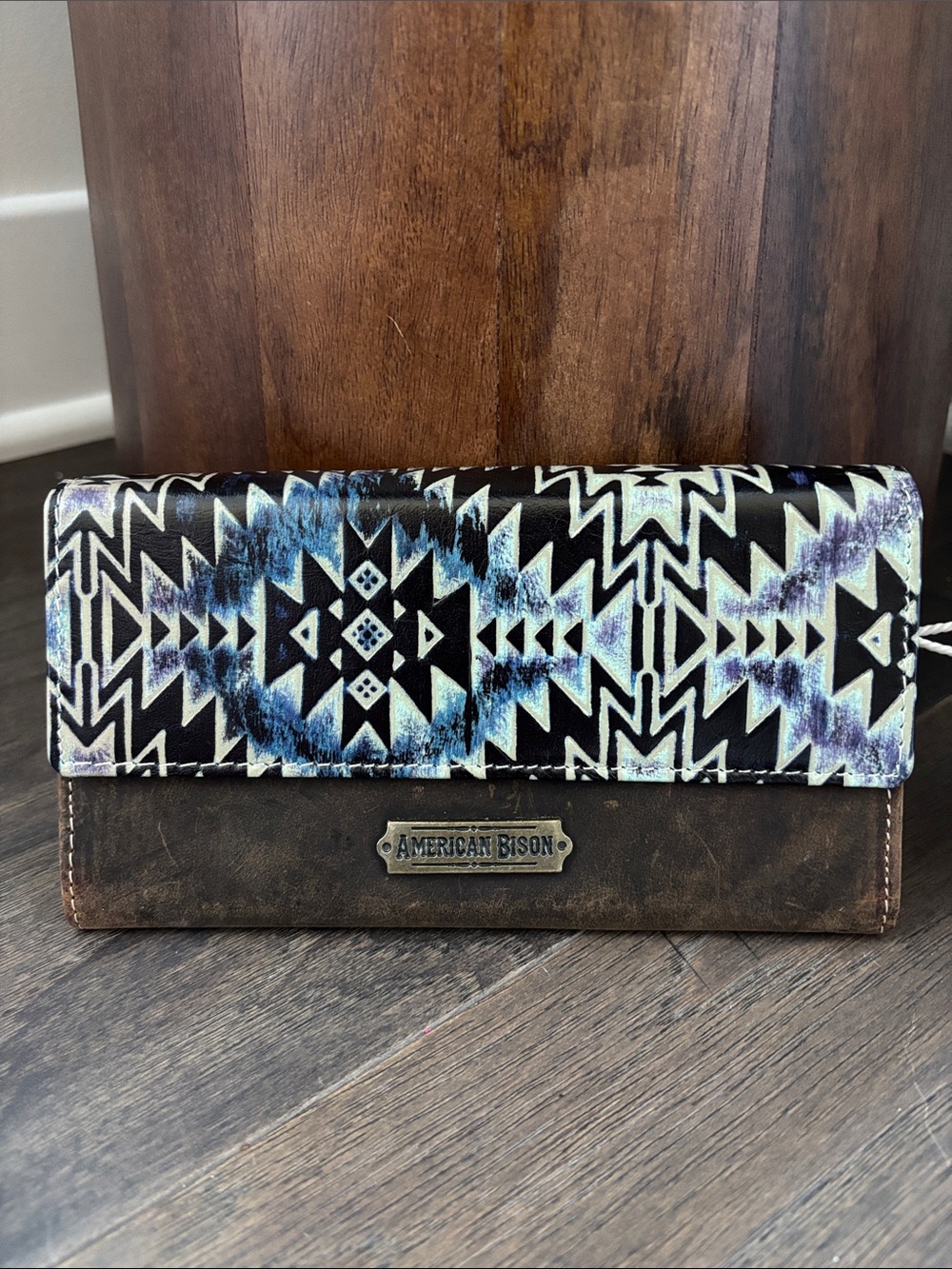 American Bison Genuine Leather,6 card slot,2 check slots,2 zip coin,Aztec Print